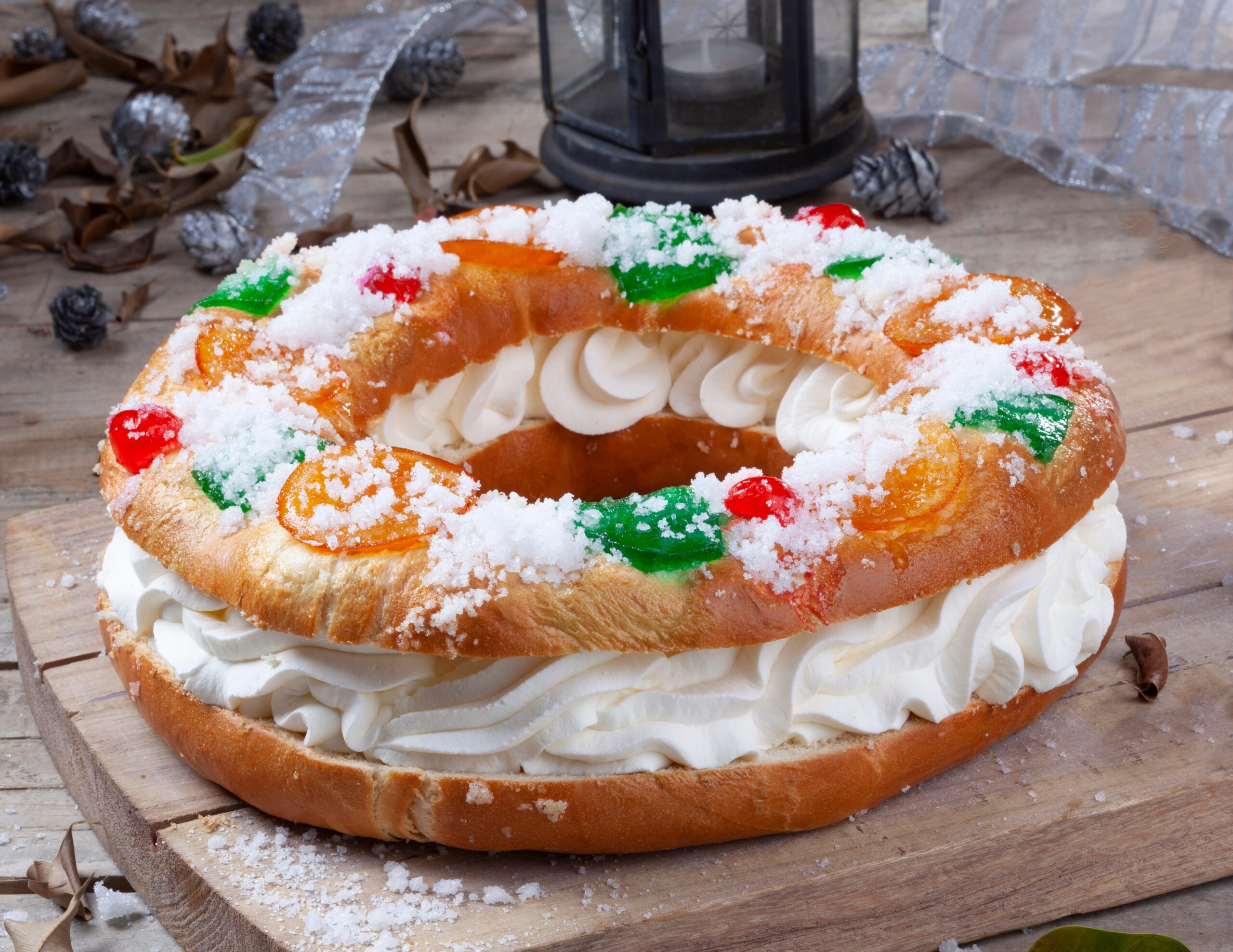 Roscón de Reyes z pysznym kremem